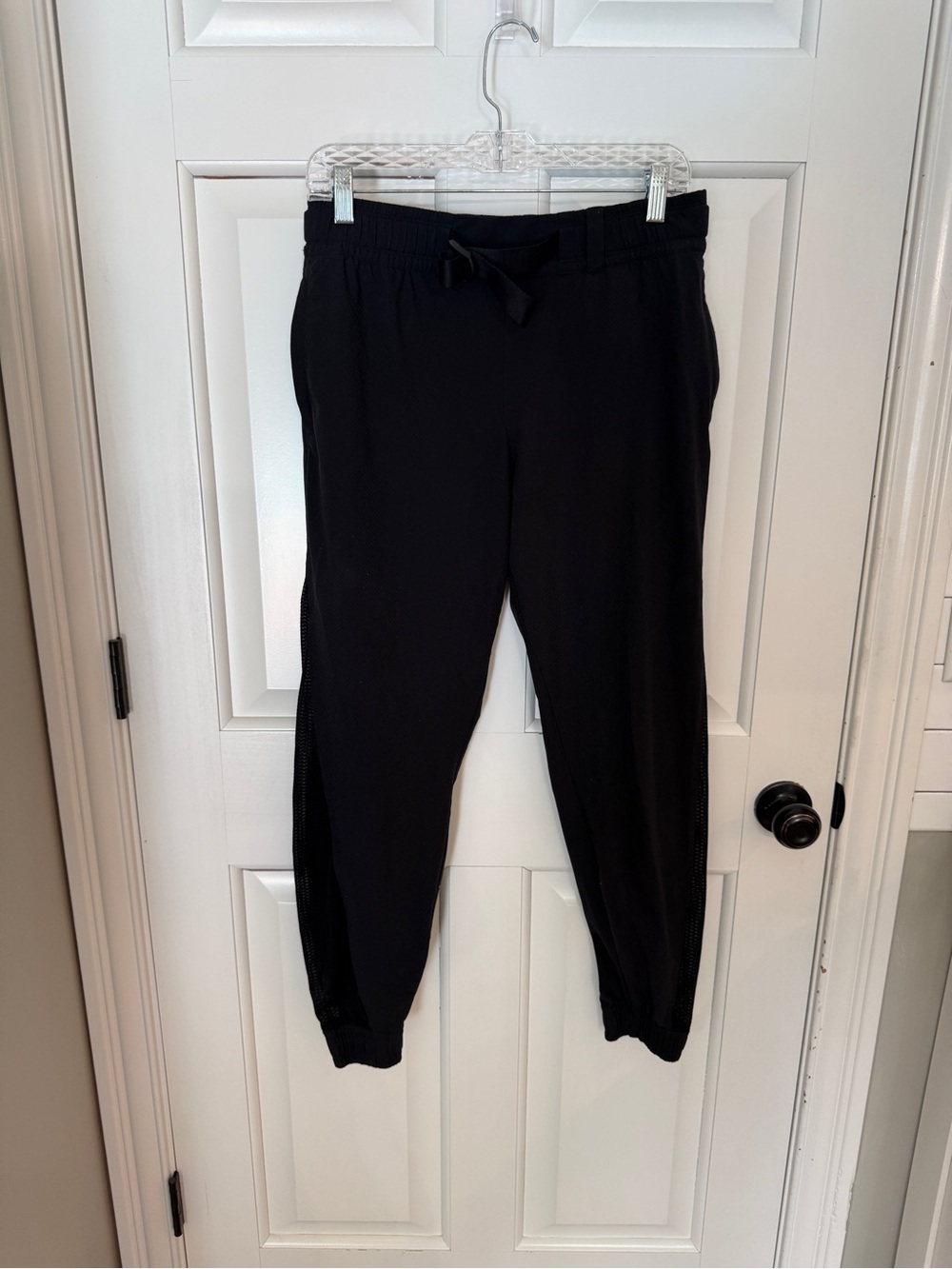 Athleta Quest Jogger Black Size 6 Lightweight Travel Hiking Pants 25410 - Picture 3 of 16